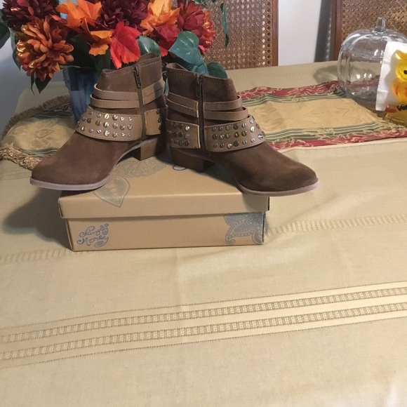 🌹HOST PICK🌹 NAUGHTY MONKEY CRIMSON TAN ANKLE BOOTS/ NWOT/ SIZE 8 - Picture 7 of 8